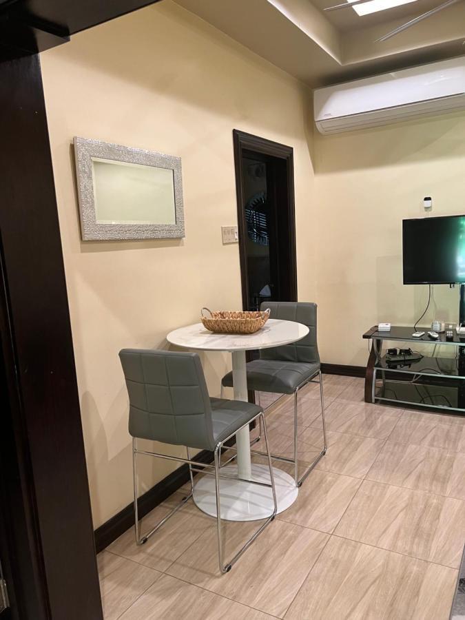Kingston Oasis One Bedroom ภายนอก รูปภาพ