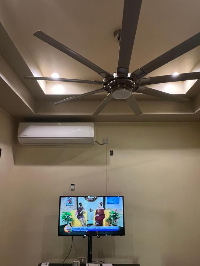 Kingston Oasis One Bedroom ภายนอก รูปภาพ